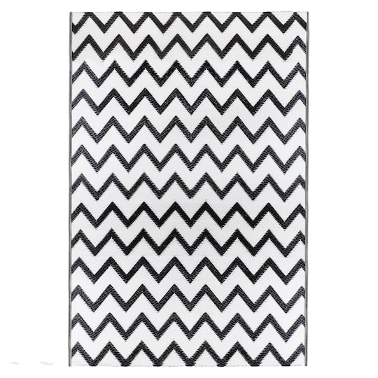 Black & White Chevron Rectangular Outdoor Area Rug, 4ft. x 6ft.